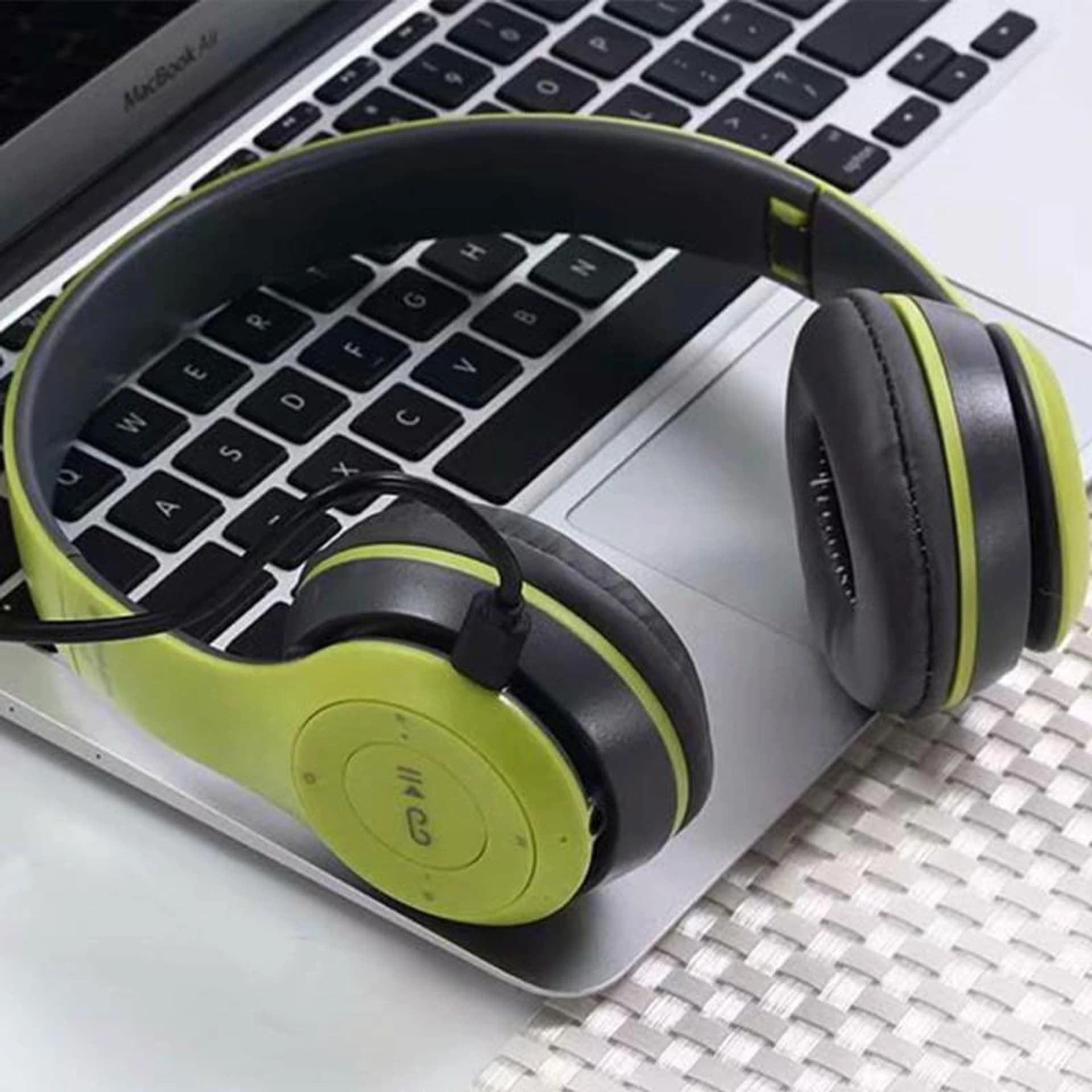 P47 Wireless Bluetooth Headphones image 6