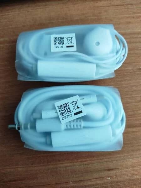 Wired Handsfree Earphones with Mic