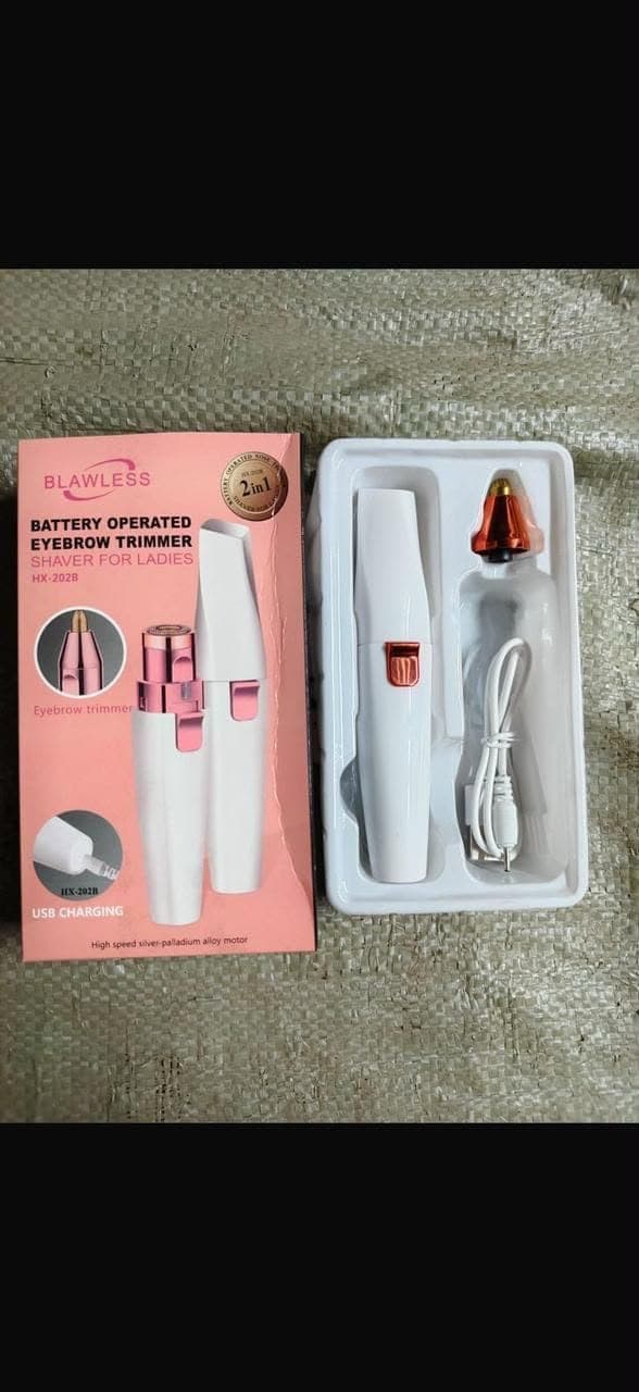 BLAWLESS 2-in-1 Battery Operated Eyebrow Trimmer & Shaver For Ladies