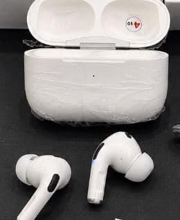 Apple Airpods Pro 2 (2nd Generation) With Magsafe Charging Case (usb-c) image 2
