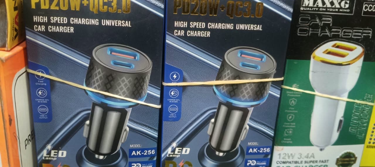 MAXXG AK-256 PD20W + QC3.0 Universal Car Charger