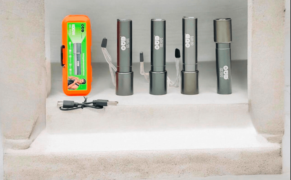 OUD OD-T072 100W Rechargeable LED Torch Light