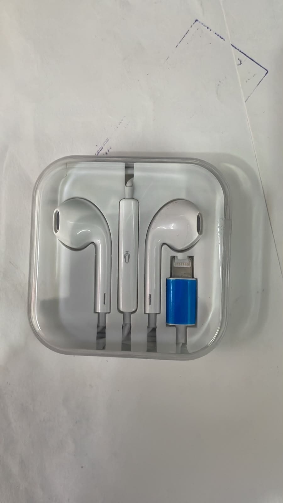 Wired Earphones With Lightning Connector