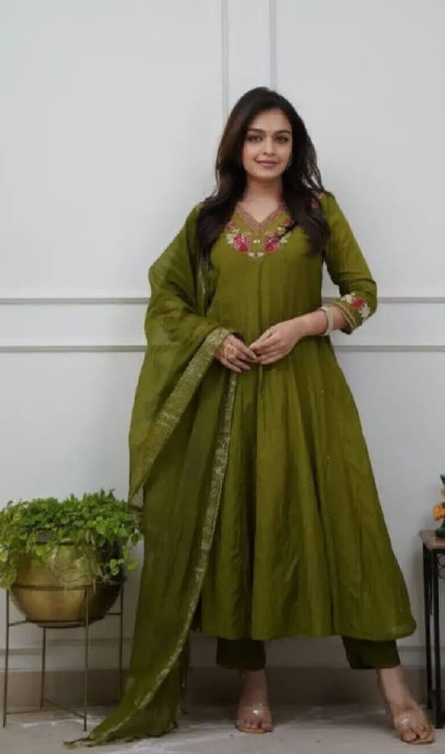 Writingzentara Womens Olive Green Cotton 3-piece Suit Set image 6
