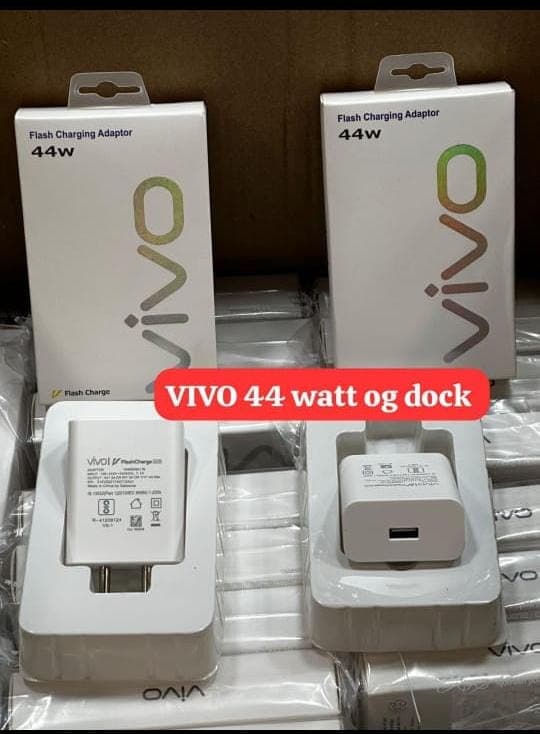 Vivo 44W FlashCharge Adapter image 2