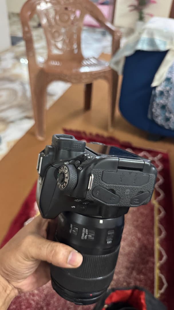 CANON 80D WITH 18 135 LENS image 3