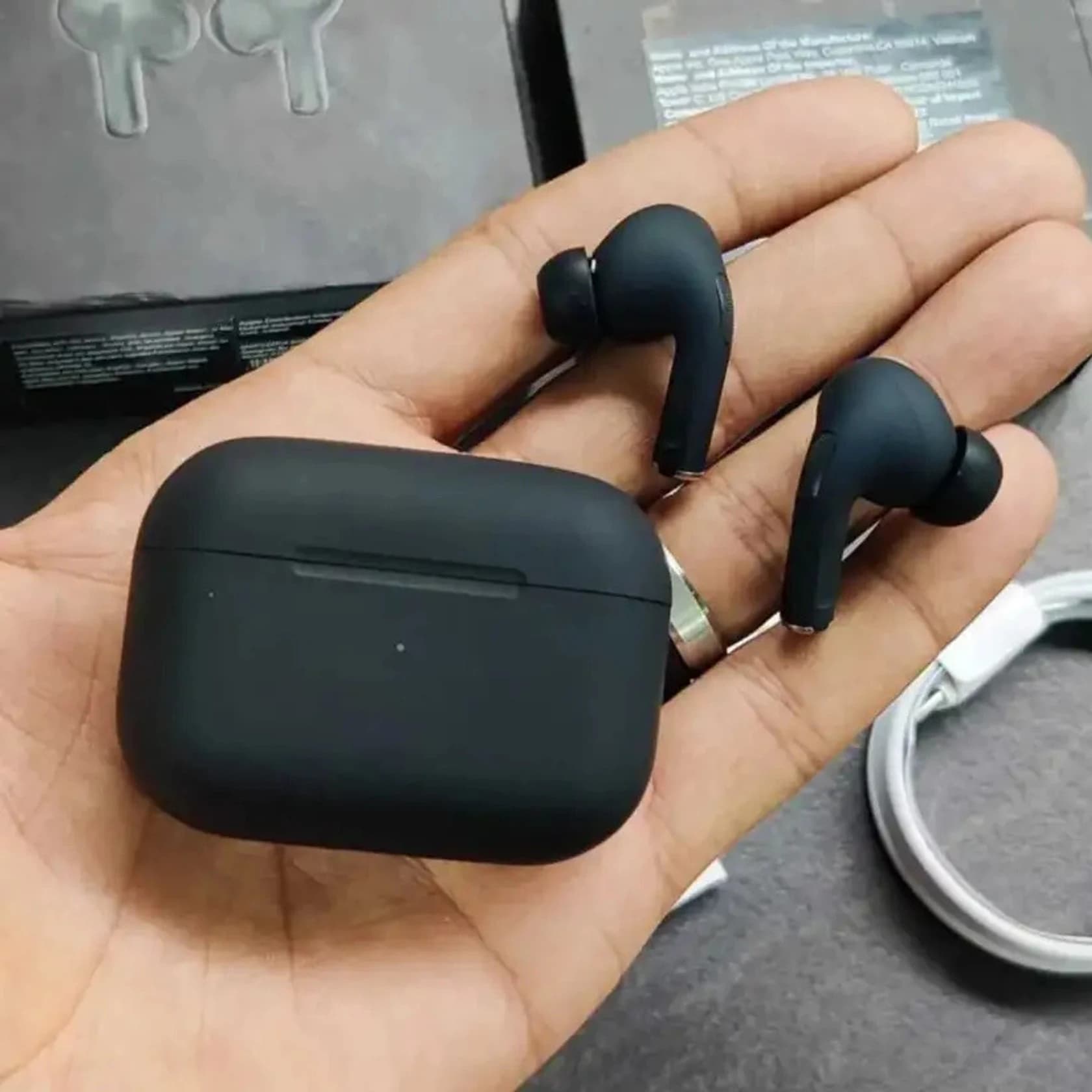 VH166 8-Pin Extra Bass in-Ear Earphones image 3