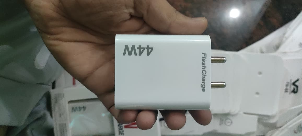VR CH-44 44W Flash Charge Fast Charger Adapter image 3