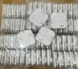 Apple EarPods image 2